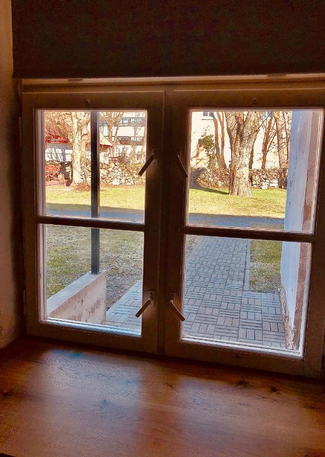 Kohtu Apartment Kuressaare Bagian luar foto