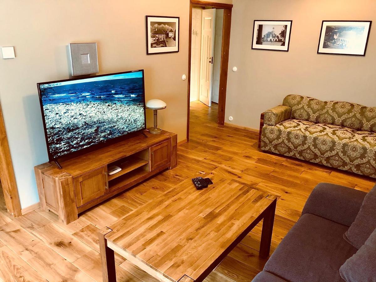 Kohtu Apartment Kuressaare Bagian luar foto