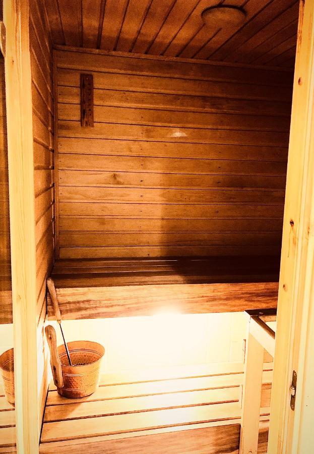 Kohtu Apartment Kuressaare Bagian luar foto