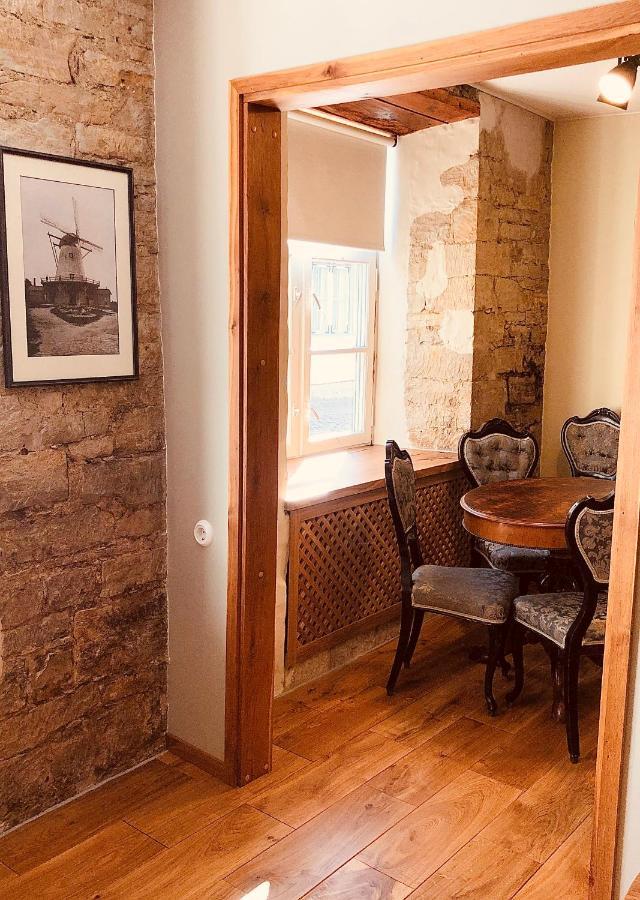 Kohtu Apartment Kuressaare Bagian luar foto