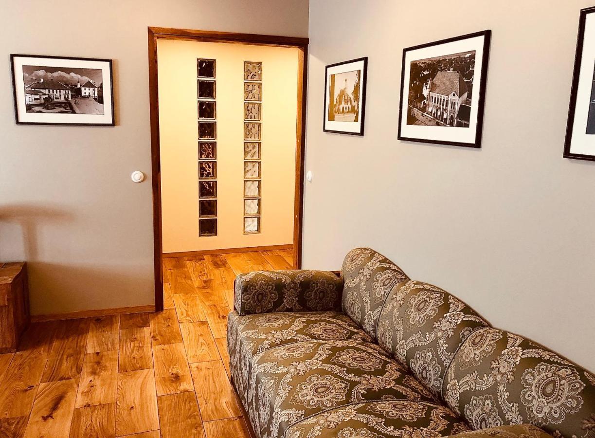 Kohtu Apartment Kuressaare Bagian luar foto