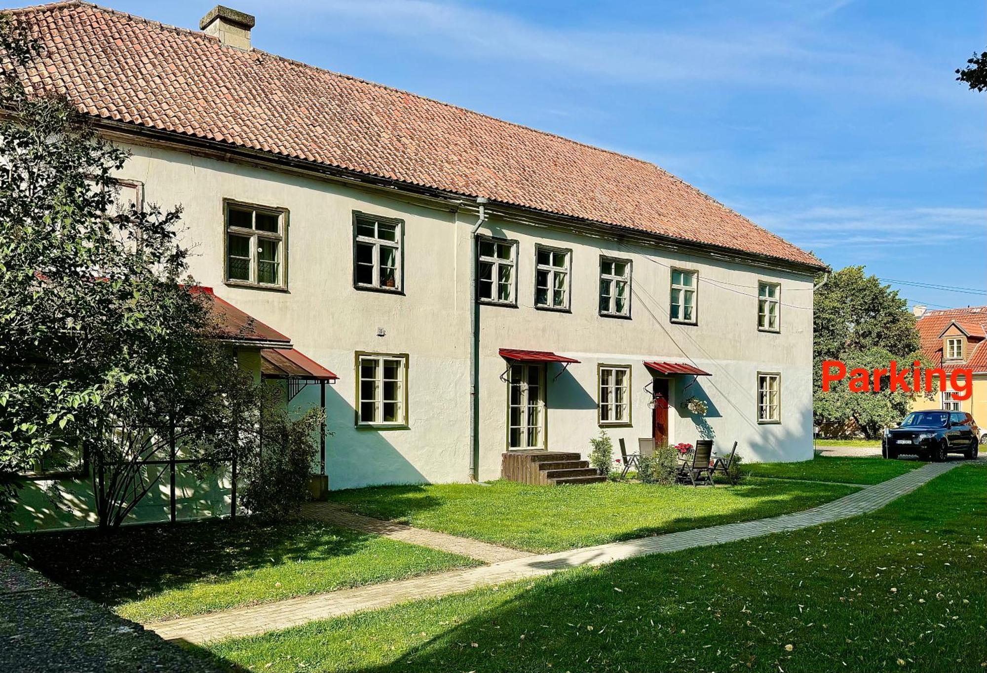 Kohtu Apartment Kuressaare Bagian luar foto