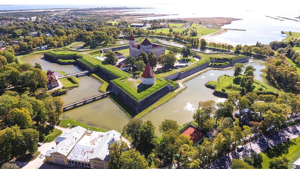 Kohtu Apartment Kuressaare Bagian luar foto