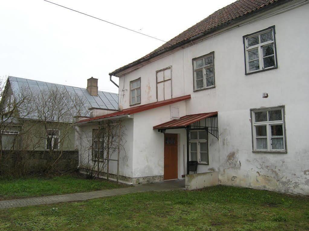 Kohtu Apartment Kuressaare Bagian luar foto