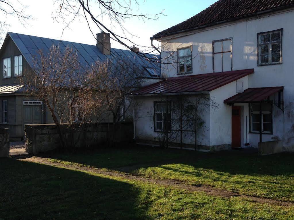 Kohtu Apartment Kuressaare Bagian luar foto