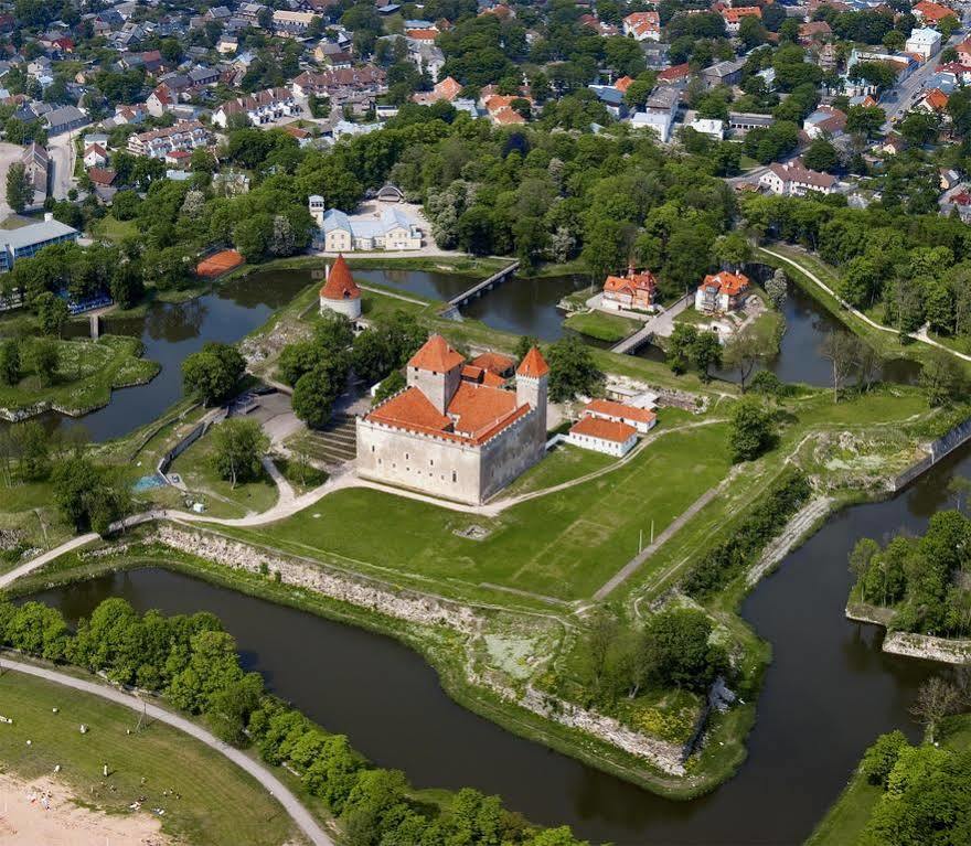 Kohtu Apartment Kuressaare Bagian luar foto